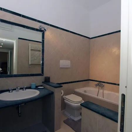Cattaneo Flat Daire Roma